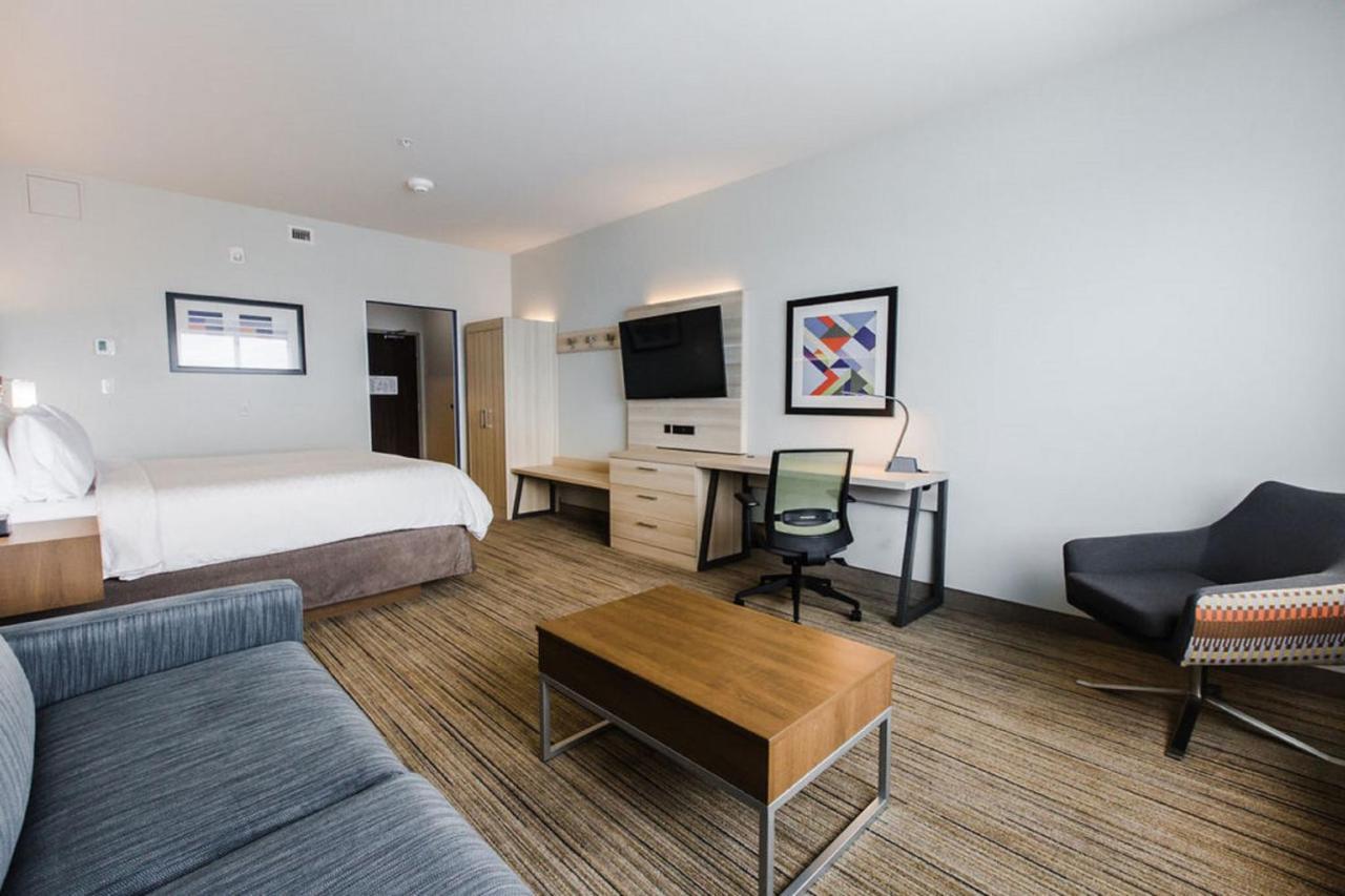 Holiday Inn Express & Suites Edmonton N - St Albert By Ihg Saint Albert Exterior foto