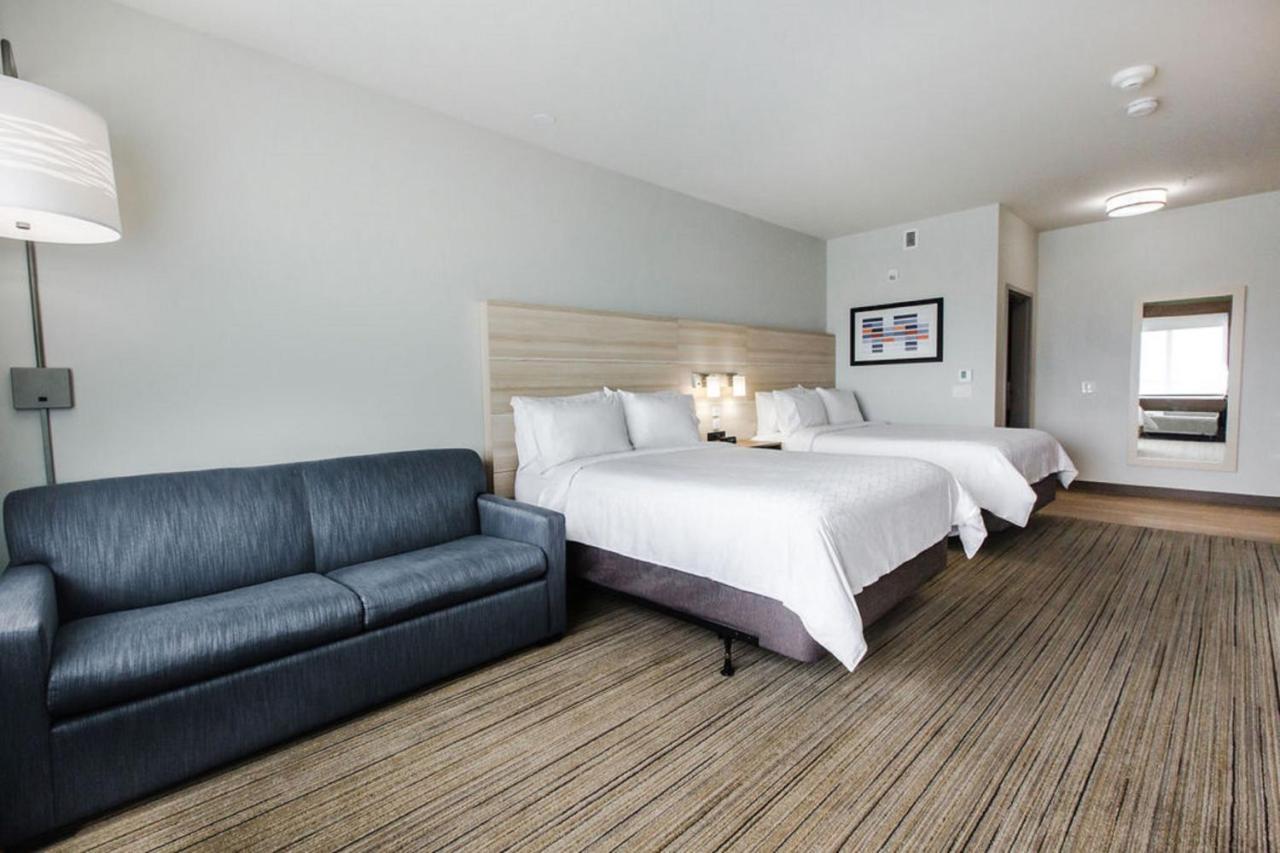 Holiday Inn Express & Suites Edmonton N - St Albert By Ihg Saint Albert Exterior foto
