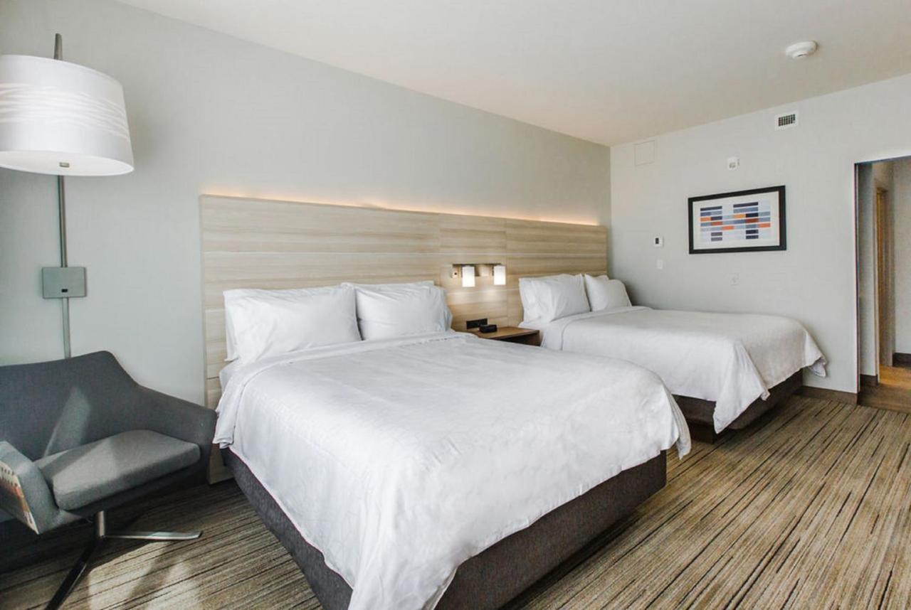 Holiday Inn Express & Suites Edmonton N - St Albert By Ihg Saint Albert Exterior foto