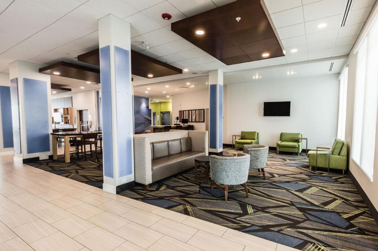 Holiday Inn Express & Suites Edmonton N - St Albert By Ihg Saint Albert Exterior foto